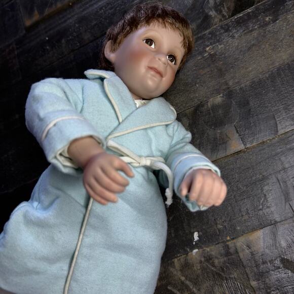 Danbury Mint John Kennedy Porcelain Doll Under Daddy's Desk JFK Jr - Picture 2 of 12